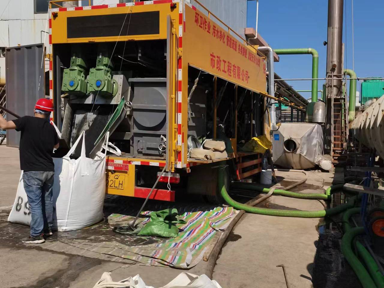 天长淤泥压干处理